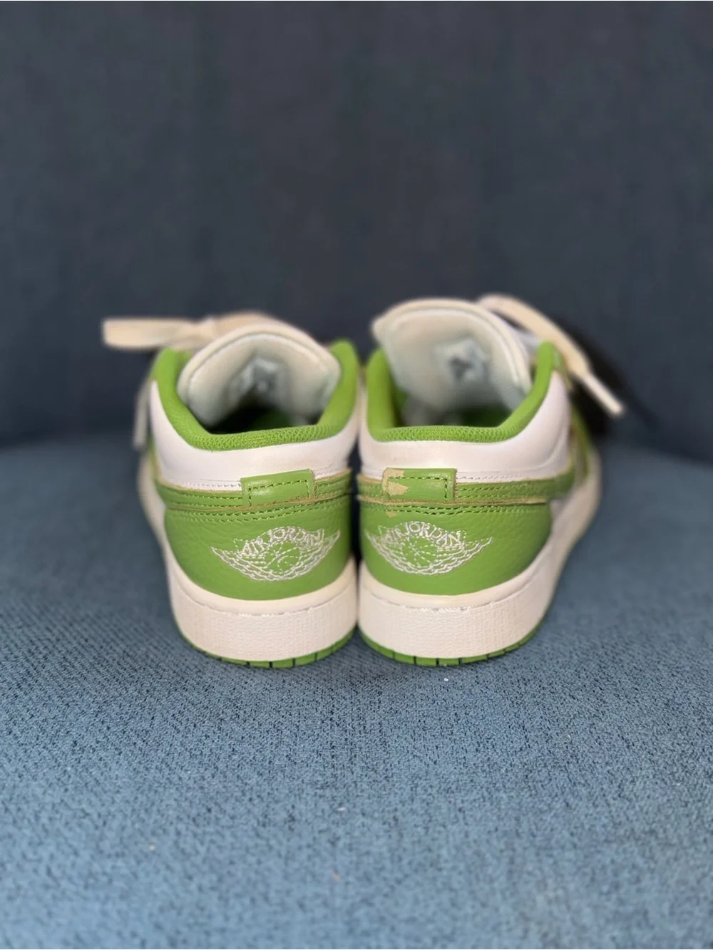 Nike Air Jordan 1 Mid sneakers